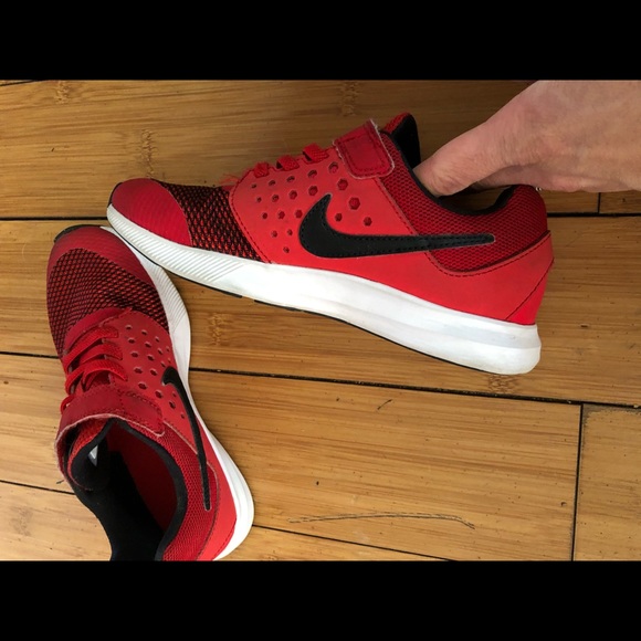 Nike Downshifter 7 Boys Red Velcro Shoes, Sz 1 - Picture 6 of 6